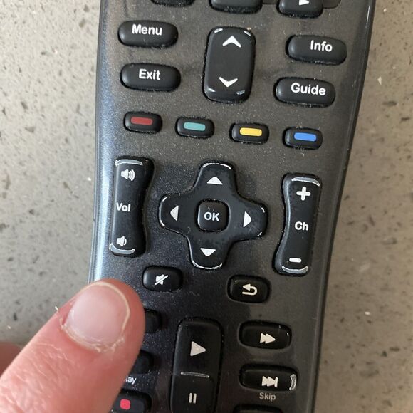 Logitech Harmony 700 Color Screen Black Remote Tested Working - Picture 5 of 5